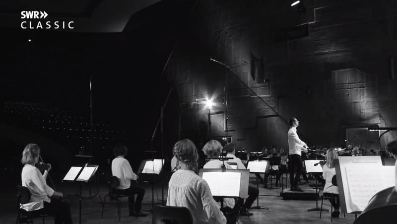 SWR Symphonieorchester, Teodor Currentzisin der Stuttgarter Liederhalle im Oktober 2020 <br />(© Foto: SWR)