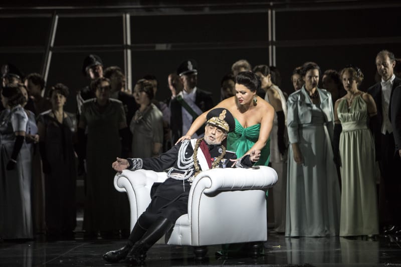 Plácido Domingo und Anna Netrebko in »Macbeth« <br />(© Foto: Staatsoper Unter den Linden/Bernd Uhlig)
