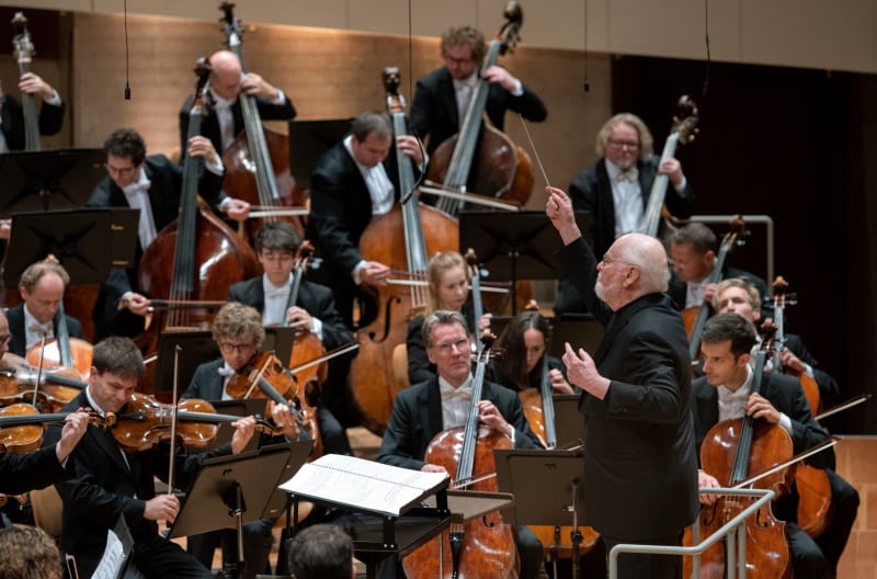 John Williams bei den Berliner Philharmonikern <br />(© Foto: rbb/Monika Rittershaus)