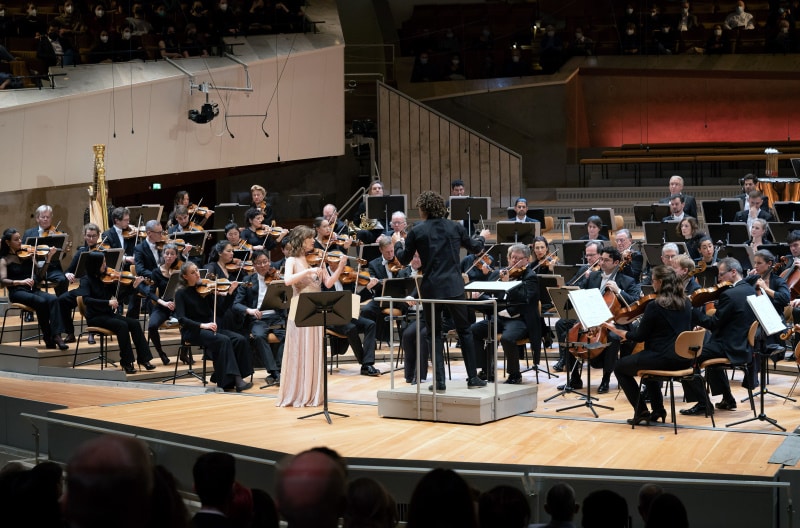 Lisa Batiashvili beim Deutschen Symphonie-Orchester Berlin <br />(© Foto: Arte/Peter Adamik)